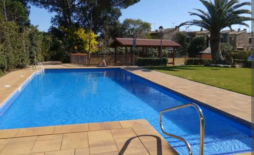 Apt con piscina en Calella de Palafrugell, parking gratuito Esterno foto
