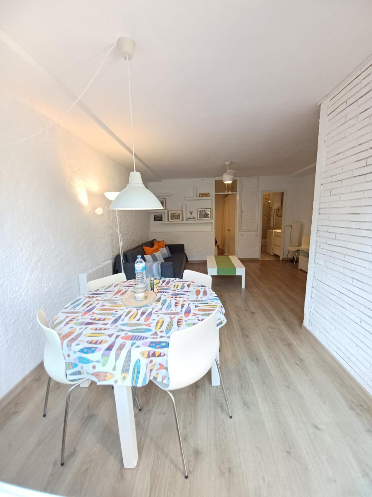 Apt con piscina en Calella de Palafrugell, parking gratuito Esterno foto